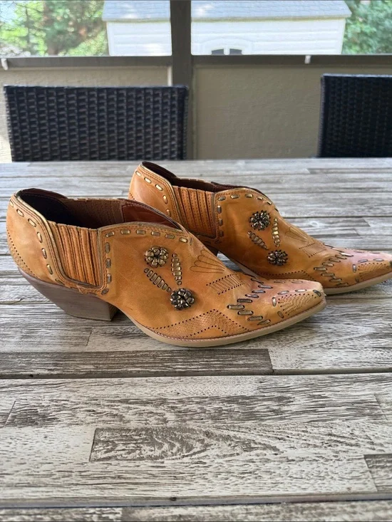 BCBGirls Tan Studded Western Ankle Booties SMOKE FREE HOME