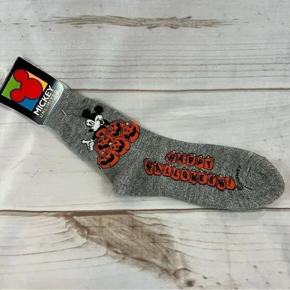 NWT Vintage Unlimited Mickey Mouse Disney Halloween Pumpkin Gray Socks Size 9-11