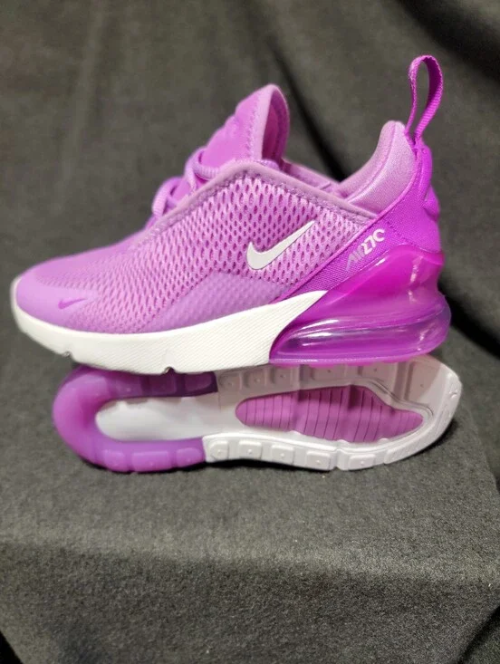Nike Air Max 270 sneakers in 