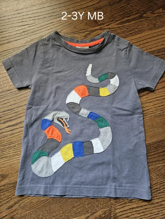 Mini Boden Gray Short-Sleeve Tee with Colorblock Snake Applique