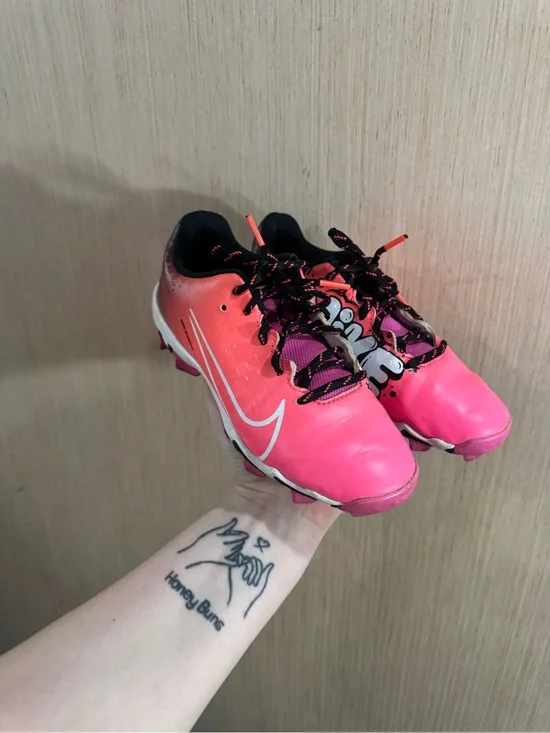 Nike Hot Pink Hyperdiamond 4 Keystone Softball Cleats Black Accents Size 3.5Y