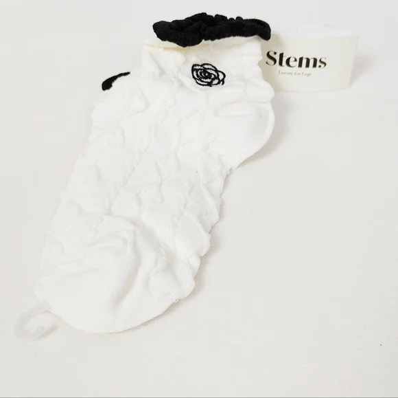 NEW! Stems Women's Camellia Flower Socks Ankle Cable Knit Socks Ivory White