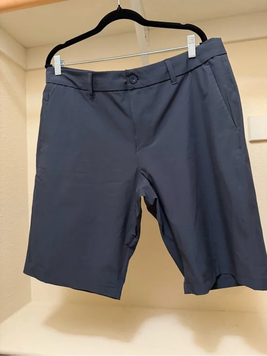 Hang Ten Men's Dark Gray Flat-Front Performance Shorts