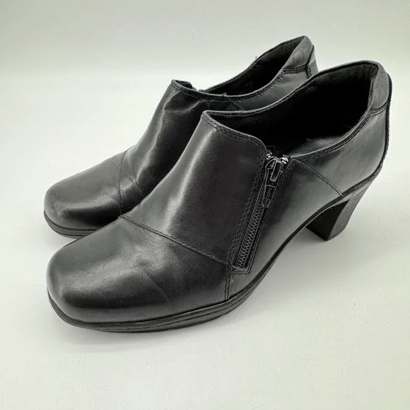 Clarks Bendables Booties Womens 7M Black Leather Side Zip Block Heel Comfort
