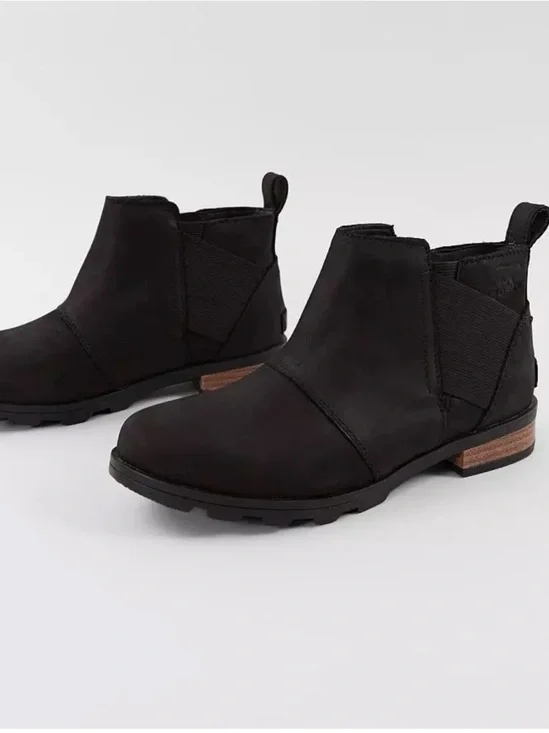 Sorel Emelie Chelsea Waterproof Boots black size 7