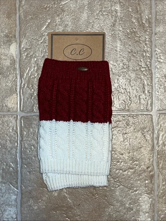 NWT C.C Two-Tone Cable Knit Boot Cuffs — Burgundy and White