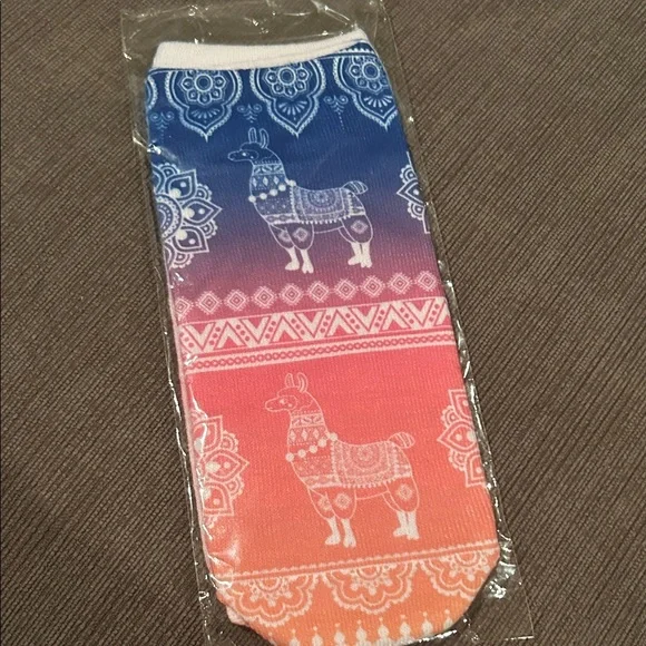 5/$20 Llama No Show Socks NEW
