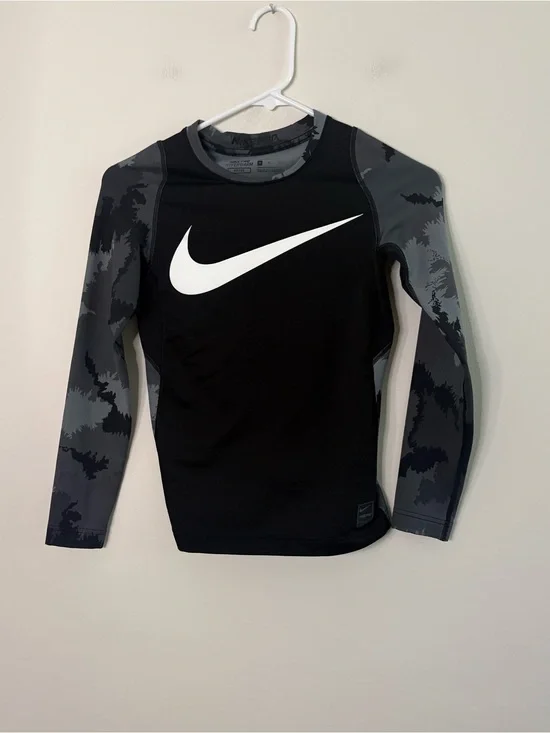 Nike Hyper warm Boys Medium Long Sleeve Top Base Layer Warm Black Sporty