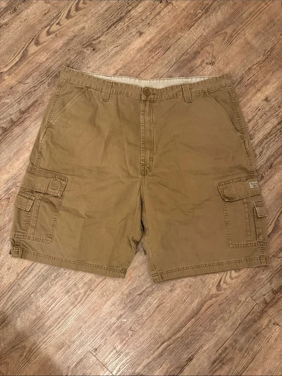Wrangler Brown/Tan Cargo Shorts with Flap Pockets