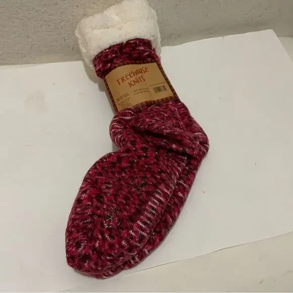 NWT sz 9-11 Treehouse Knits Sherpa lined socks with non- skid grip