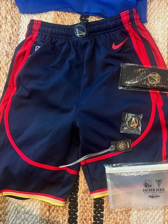 Boys Nike Warriors Shorts (Large)