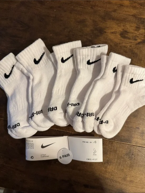 Nike white ankle socks 10C-3Y