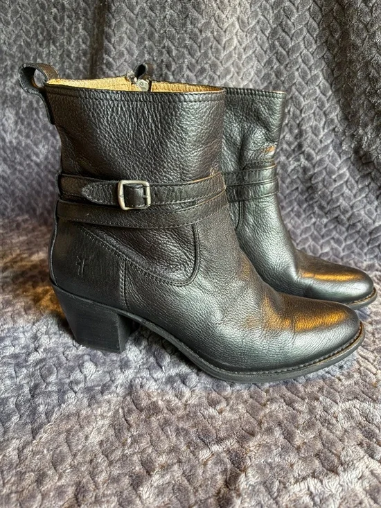 Frye Jackie Rivet Leather Ankle Boots 8.5M