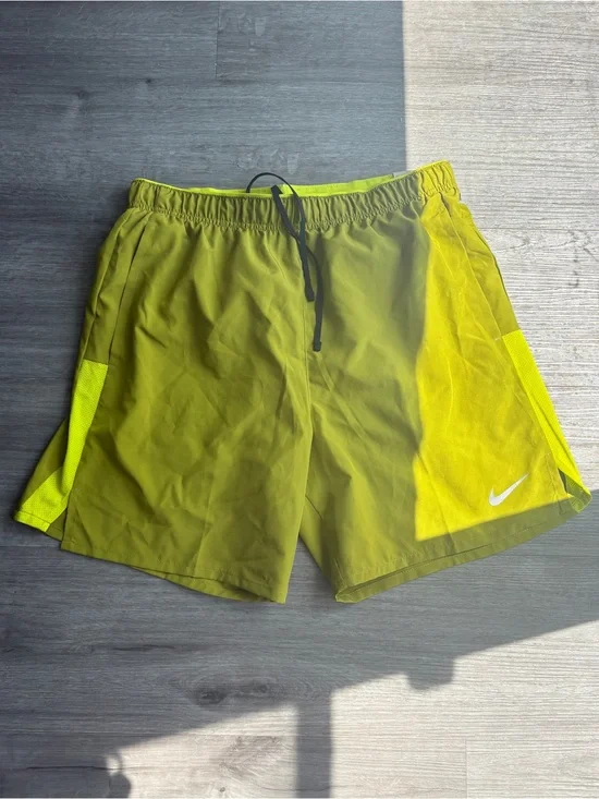 Nike Dri-Fit 7” Challenger Running Shorts