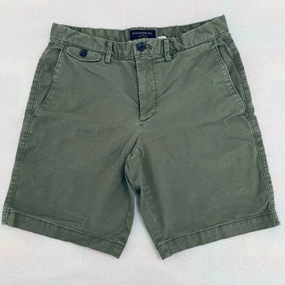 Banana Republic Lived-In Shorts Men's 30 Olive Green Cotton Stretch 9 Inch Chino