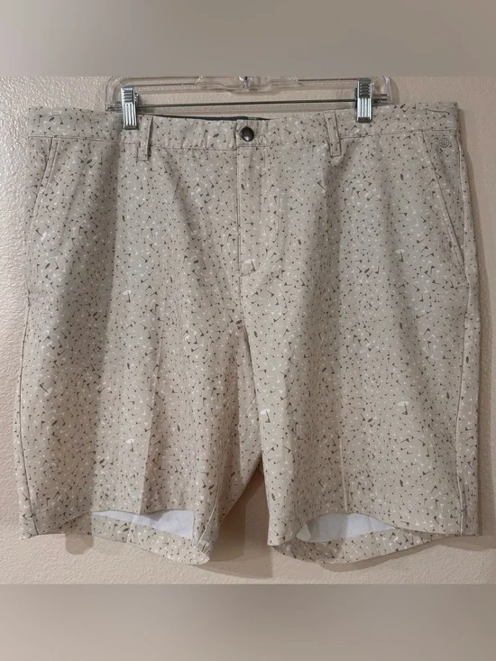 adidas Ultimate365 Golf Shorts Tan Beige Novelty Pin Flag Umbrella Print Men 40