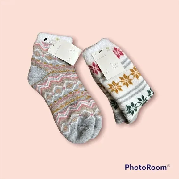 Two pairs of a new day comfy socks one ankle and one crew sizes 4-10