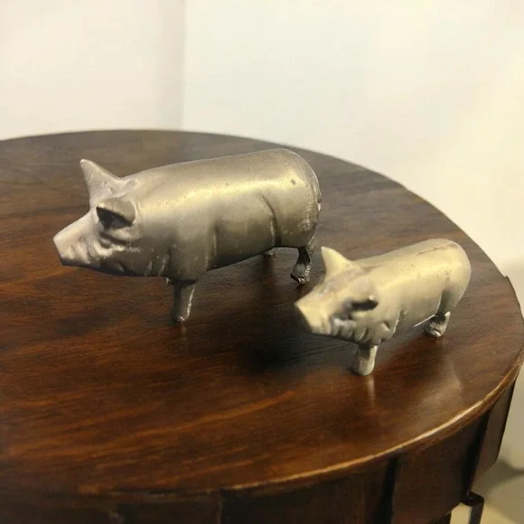 Old Vintage Solid Brass Set Pigs Figurine Metal Piggy Hog Farm Animal 4.25