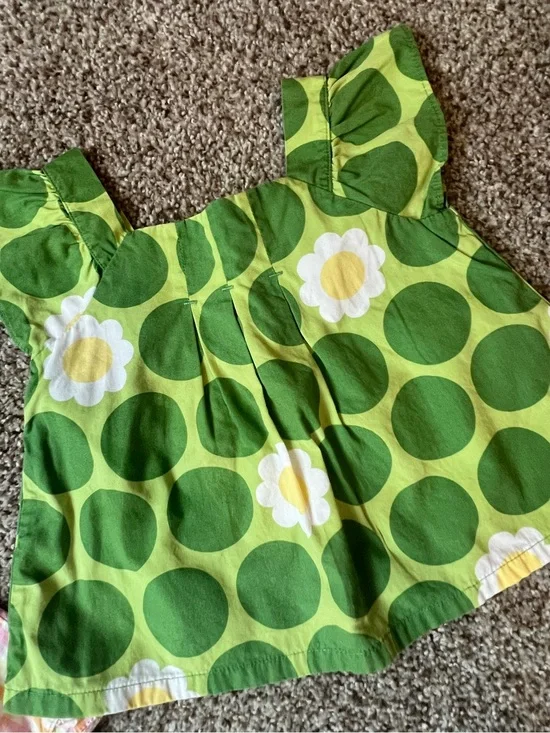 🎉5/$20🎉GYMBOREE Green Polka Dot Daisy Top