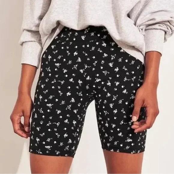 EUC Hollister Women’s Micro Floral Black White Bike Athletic Shorts Pocket - L