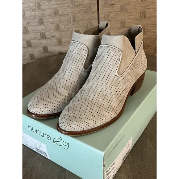 Nurture Carnes Leather Ankle Booties Taupe Boots Women's 8 M New in‎ Box