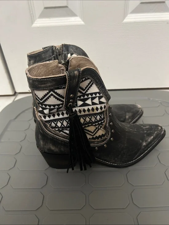 Corral Black Aztec-Pattern Tassel Ankle Booties