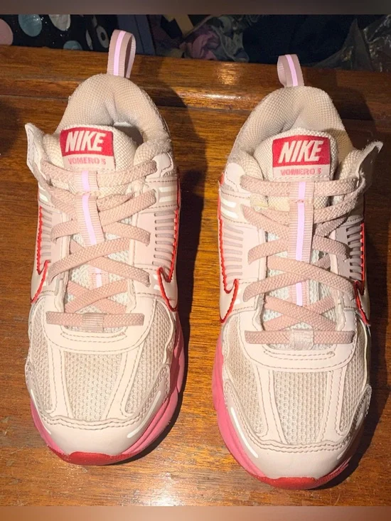 Nike Vomero 5 Silt Red Peony Crimson Size 1.5Y