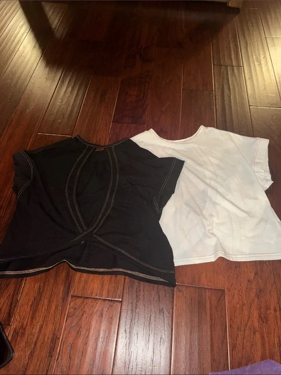 SHEIN Black and White Short Sleeve Kids Crop Tee Set
