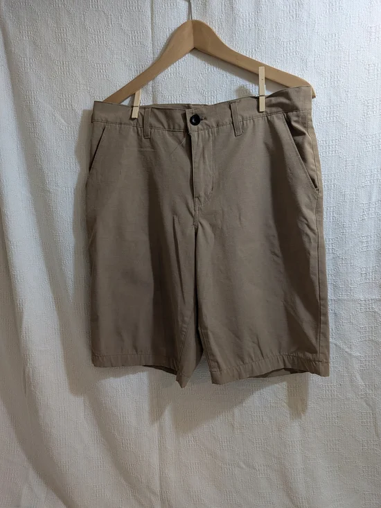 Everyday Flat-Front Men's Shorts in Tan