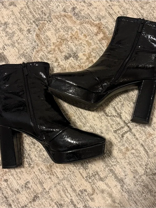 Impo Black Patent Ovaida Block Heel Platform 4” Ankle Boots Size 8 Goth Grunge