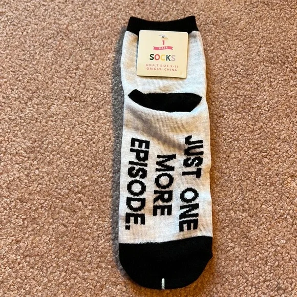 NWT “Just One More Episode.” Tube Socks (Sz9-11)