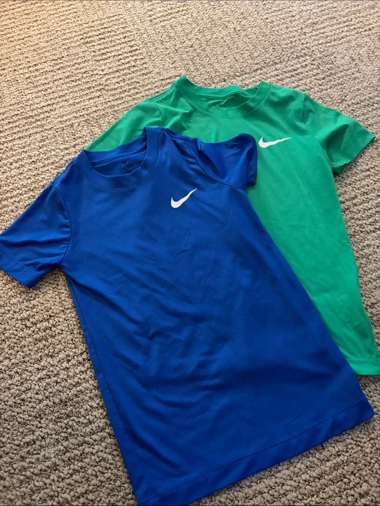 Nike Kids Short Sleeve Tees in Blue & Green