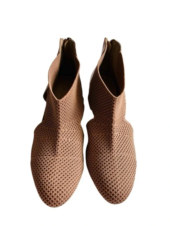 NEW TAHARI ANKLE FREEWAY BOOTS. Size 6.5