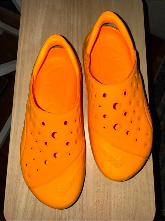 Nike Aqua Swoosh Sandals Kids Size 5Y