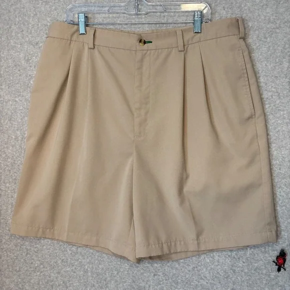 Vintage Men's 38 Tommy Hilfiger Golf Shorts Beige Pleated‎ Embroidered Logo Y2K