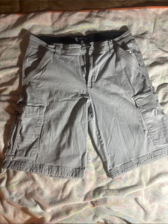 Light Gray Men's Cargo Shorts with Utility Pockets