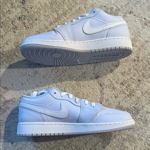 Air Jordan 1 Low GS “Concord” — White/Black — Youth 7.5Y / Women’s 9
