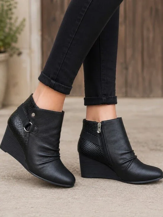 Blowfish Malibu Brentwood Y2K California Boho Buckle Wedge Bootie 8M