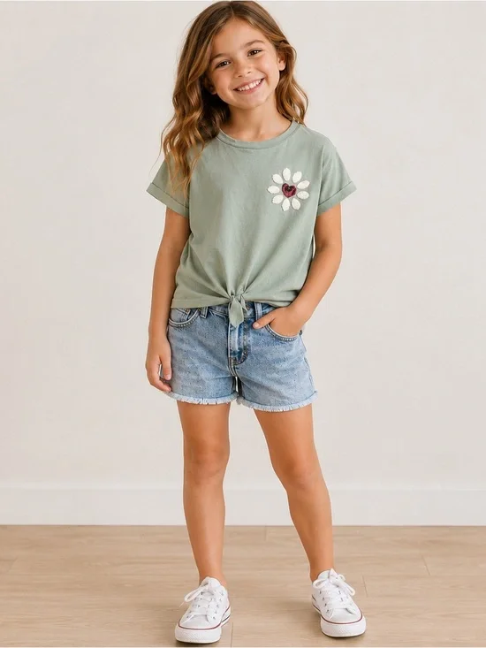 Wonder Nation Green Short Sleeve Tee with Daisy Design