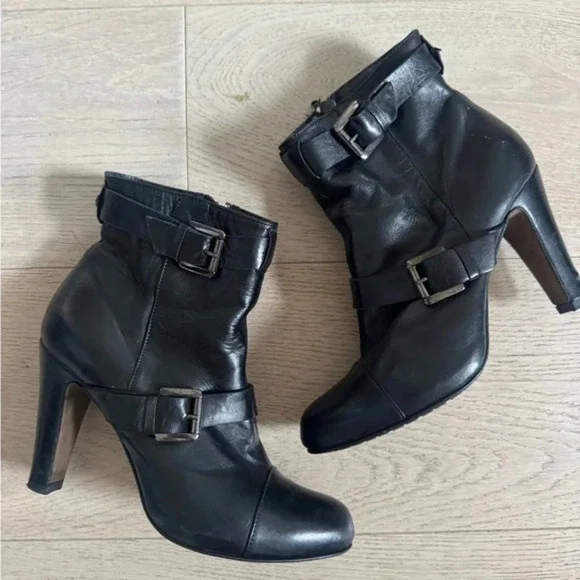 Seventy leather heeled booties size 37