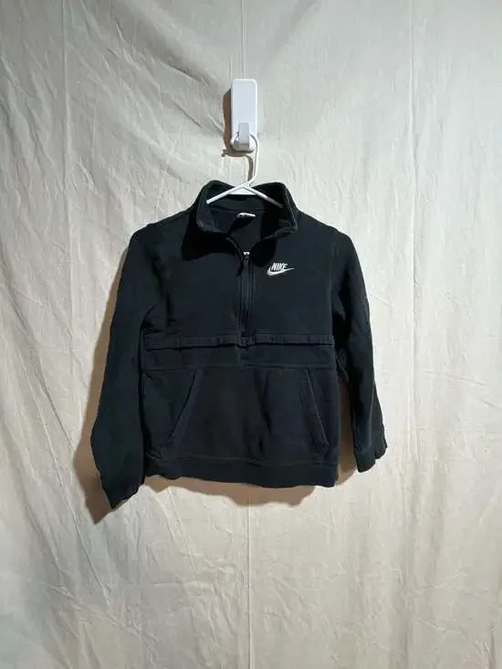 Nike Sportswear Club Fleece Half-Zip Pullover Sweatshirt with Kangaroo Pocket