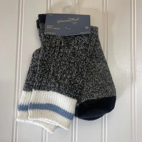 NWT Universal Thread Womens Crew Boot Socks Marled Gray White One Size