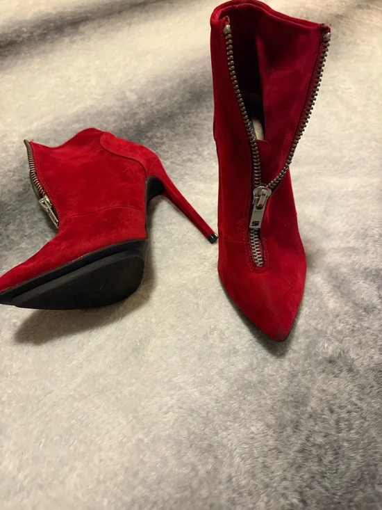 Michael Antonio Red Faux‎ Suede Velvet Front Zip Stiletto Ankle Booties Size 7.5