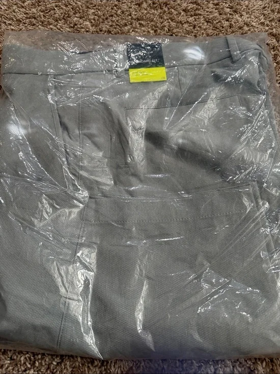 Nike Men's Athletic Shorts in Light Gray