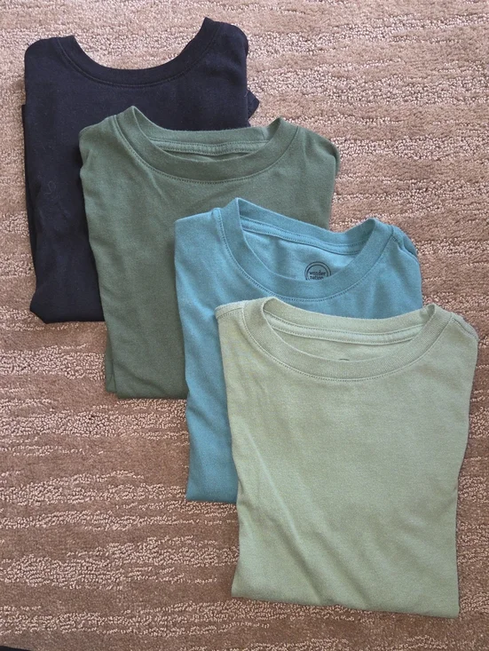Kids S(6-7) Pack of 4 Crewneck Tees in Black, Olive, Teal, and Sage