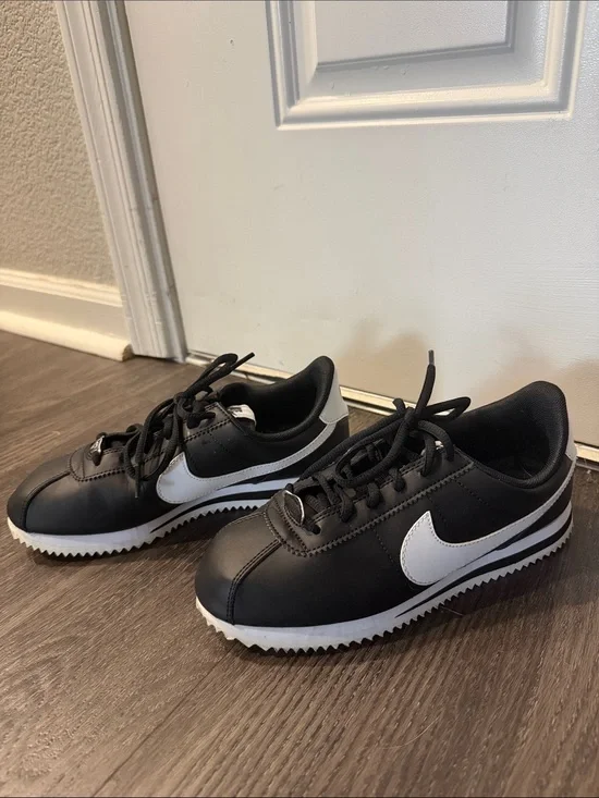 Nike Black & White Cortez-Style Low Top Sneakers