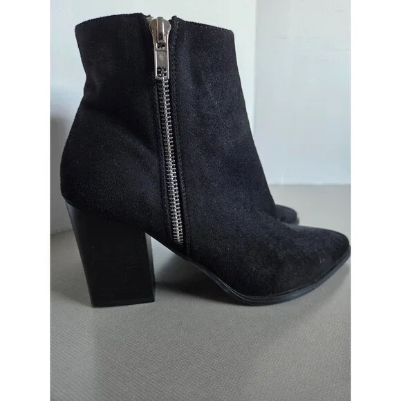 Women's FOREVER 21 Black Suede Chunky heel Ankle Boots Size 6