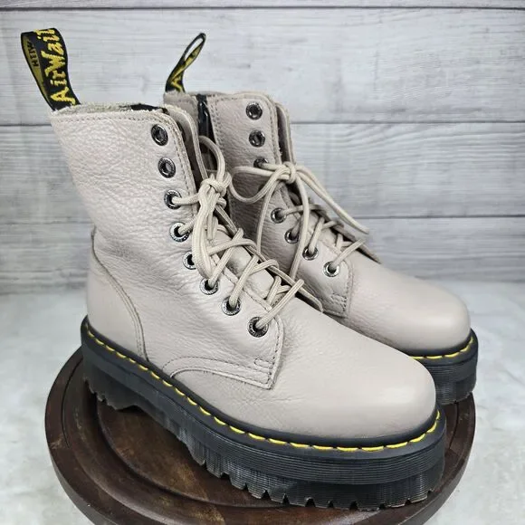 Dr Martens Jadon III Chunky 8-Eye Side Zip Platform Boots Taupe Pisa Ladies Sz 8