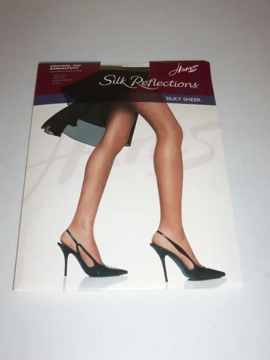 Hanes Silk Reflections Pantyhose Size CD Barely Black Control Top New -071946