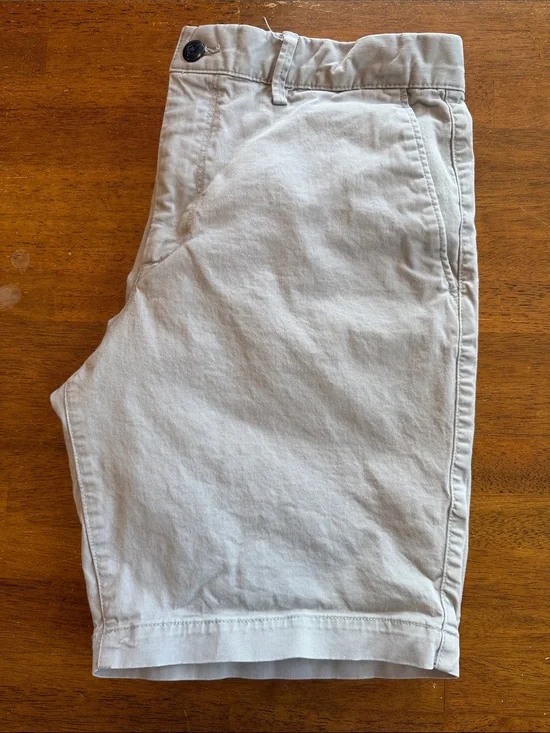GAP Men’s Casual Cotton Chino Shorts - Light Grey/Stone